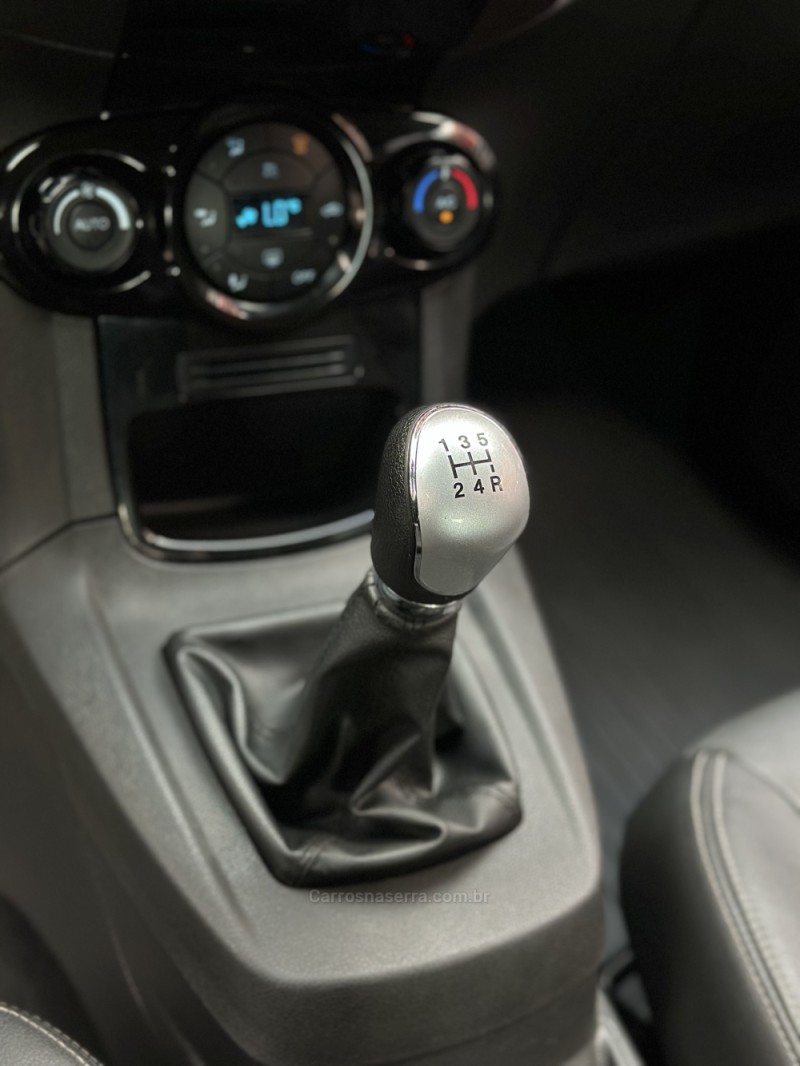 FIESTA 1.6 TITANIUM HATCH 16V FLEX 4P MANUAL - 2014 - ESTâNCIA VELHA