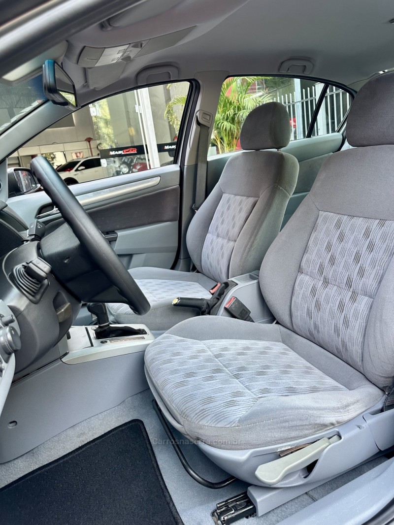 VECTRA 2.0 MPFI ELEGANCE 8V FLEX 4P AUTOMÁTICO - 2006 - ESTâNCIA VELHA