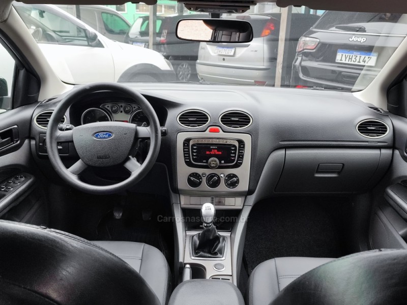 FOCUS 2.0 HA 16V GASOLINA 4P MANUAL - 2009 - FARROUPILHA