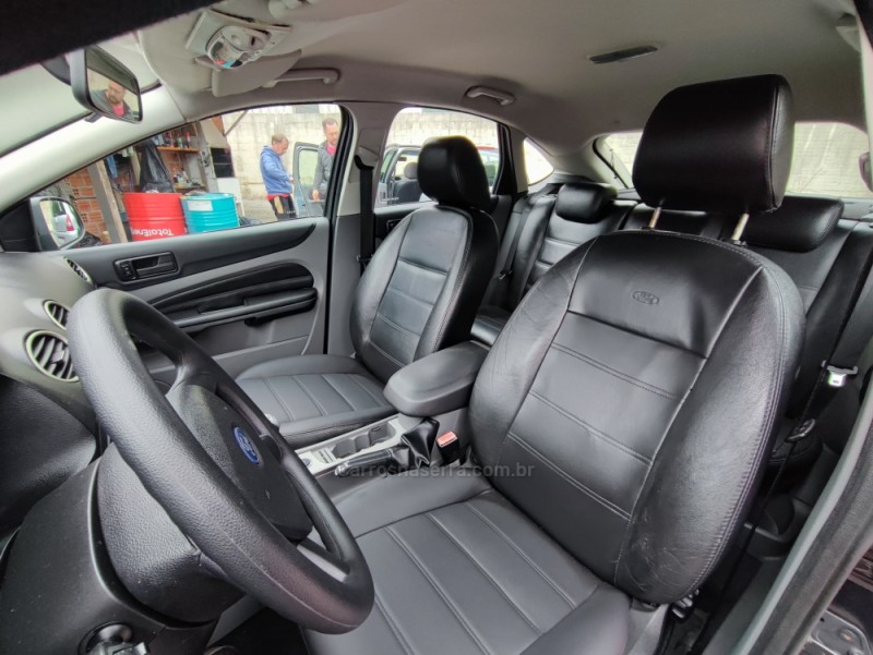 FOCUS 2.0 HA 16V GASOLINA 4P MANUAL - 2009 - FARROUPILHA