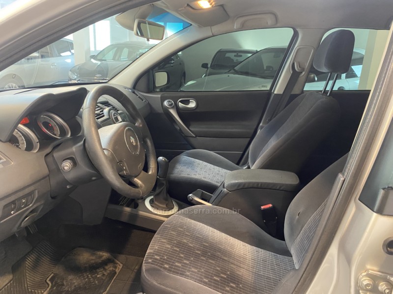MÉGANE 1.6 DYNAMIQUE GRAND TOUR 16V FLEX 4P MANUAL - 2012 - BENTO GONçALVES