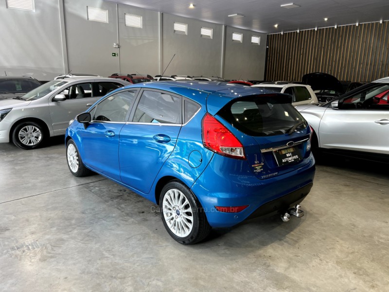 FIESTA 1.6 TITANIUM HATCH 16V FLEX 4P AUTOMÁTICO - 2015 - CAXIAS DO SUL