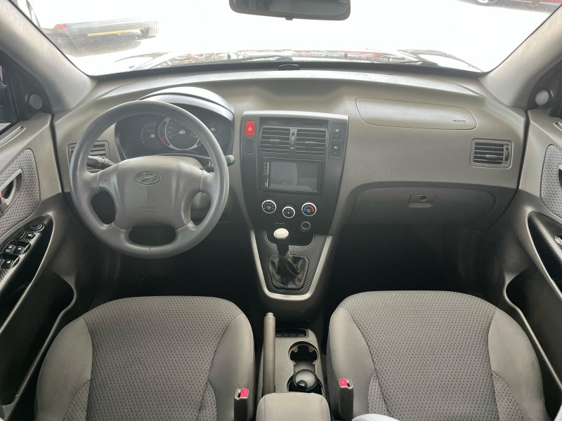 TUCSON 2.0 MPFI GL 16V 142CV 2WD GASOLINA 4P MANUAL - 2011 - CAXIAS DO SUL