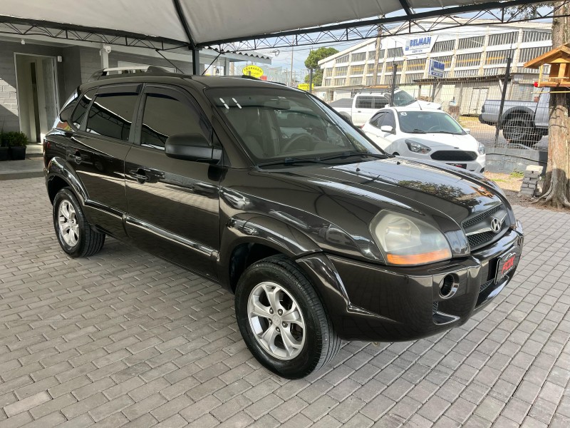TUCSON 2.0 MPFI GL 16V 142CV 2WD GASOLINA 4P MANUAL - 2011 - CAXIAS DO SUL