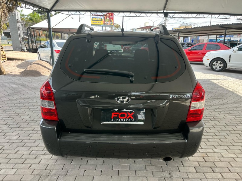 TUCSON 2.0 MPFI GL 16V 142CV 2WD GASOLINA 4P MANUAL - 2011 - CAXIAS DO SUL