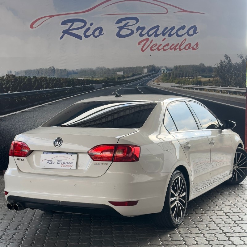 JETTA 2.0 TSI HIGHLINE 211CV GASOLINA 4P TIPTRONIC - 2013 - CAXIAS DO SUL
