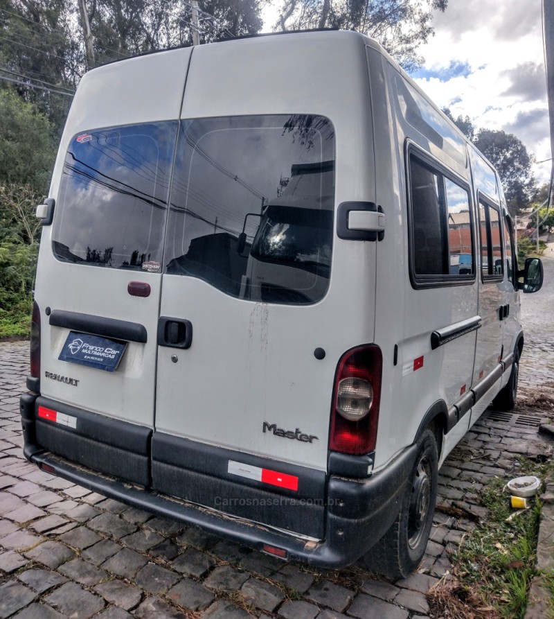 MASTER 2.5 DCI MINIBUS L2H2 16 LUGARES 16V DIESEL 3P MANUAL - 2011 - CAXIAS DO SUL