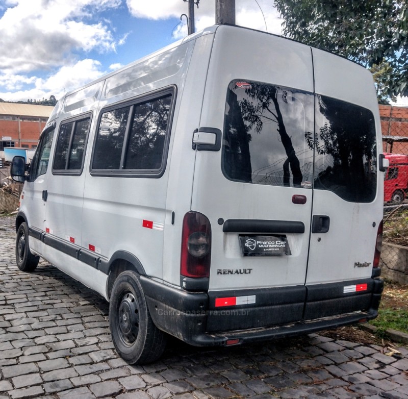 MASTER 2.5 DCI MINIBUS L2H2 16 LUGARES 16V DIESEL 3P MANUAL - 2011 - CAXIAS DO SUL