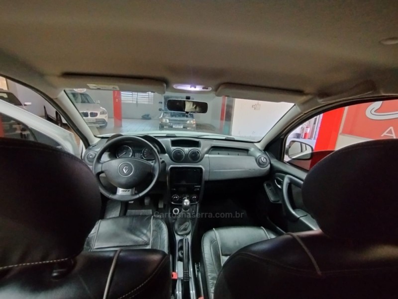 DUSTER 2.0 TECH ROAD II 4X4 16V FLEX 4P MANUAL - 2015 - CAXIAS DO SUL