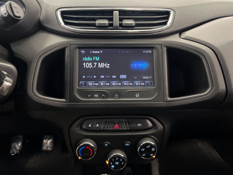 ONIX 1.4 MPFI LT 8V FLEX 4P MANUAL - 2015 - FLORES DA CUNHA