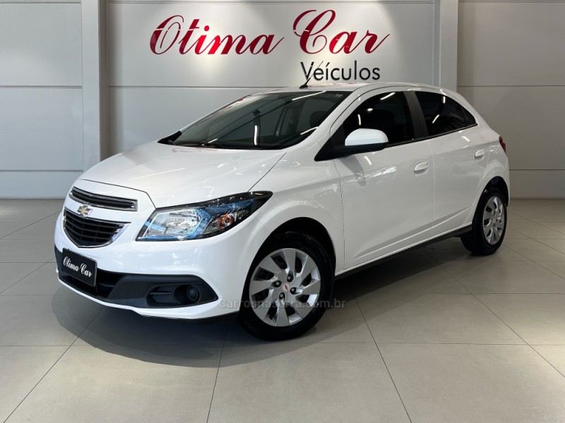 ONIX 1.4 MPFI LT 8V FLEX 4P MANUAL - 2015 - FLORES DA CUNHA