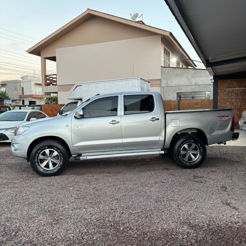 HILUX 2.5 4X4 CD 16V TURBO DIESEL 4P MANUAL - 2010 - LAJEADO