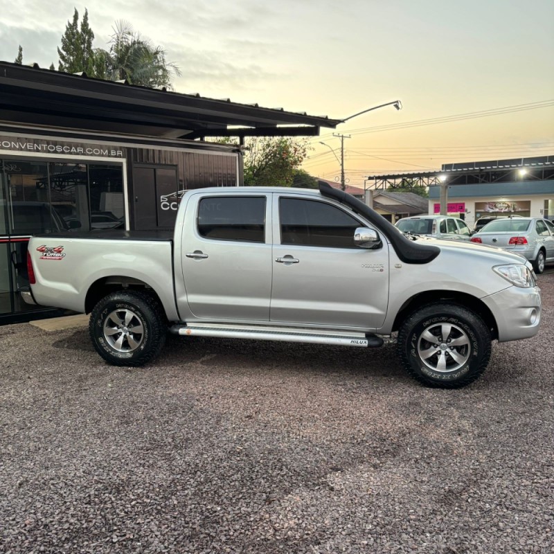 HILUX 2.5 4X4 CD 16V TURBO DIESEL 4P MANUAL - 2010 - LAJEADO