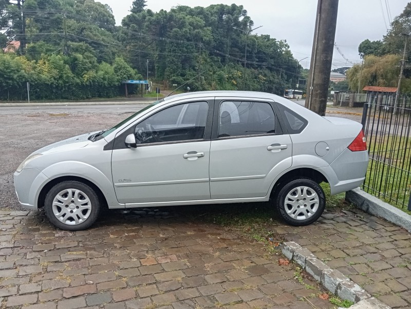 FIESTA 1.6 MPI SEDAN 8V FLEX 4P MANUAL - 2010 - CAXIAS DO SUL