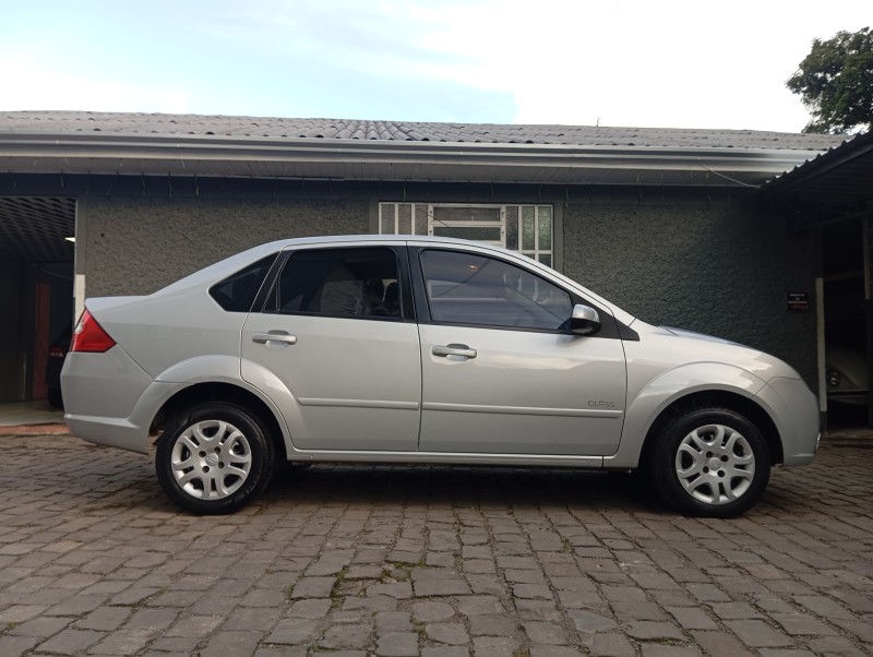 FIESTA 1.6 MPI SEDAN 8V FLEX 4P MANUAL - 2010 - CAXIAS DO SUL