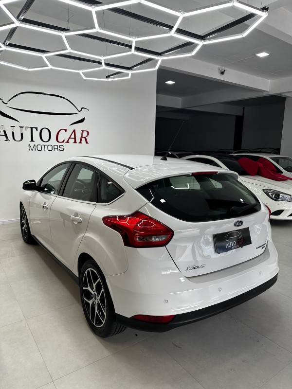 FOCUS 2.0 TITANIUM 16V FLEX 4P AUTOMÁTICO - 2016 - CAXIAS DO SUL