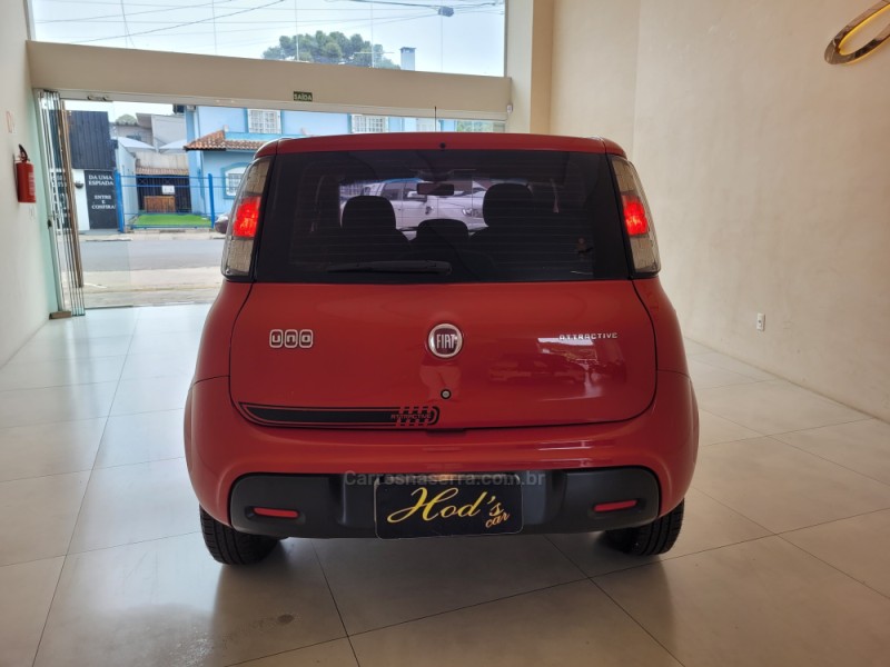 UNO 1.0 EVO ATTRACTIVE 8V FLEX 4P MANUAL - 2016 - CANELA