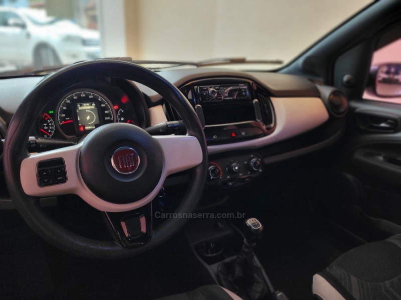 UNO 1.0 EVO ATTRACTIVE 8V FLEX 4P MANUAL - 2016 - CANELA