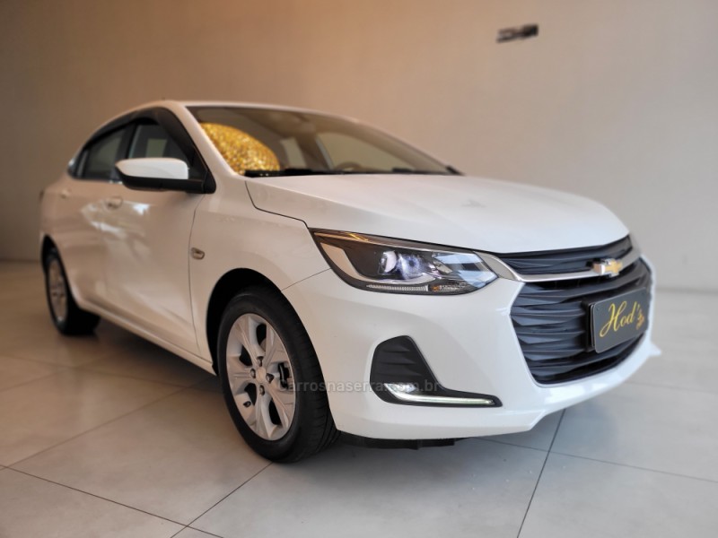ONIX 1.0	PREMIER PLUS 12V TURBO FLEX 4P AUTOMÁTICO - 2021 - CANELA