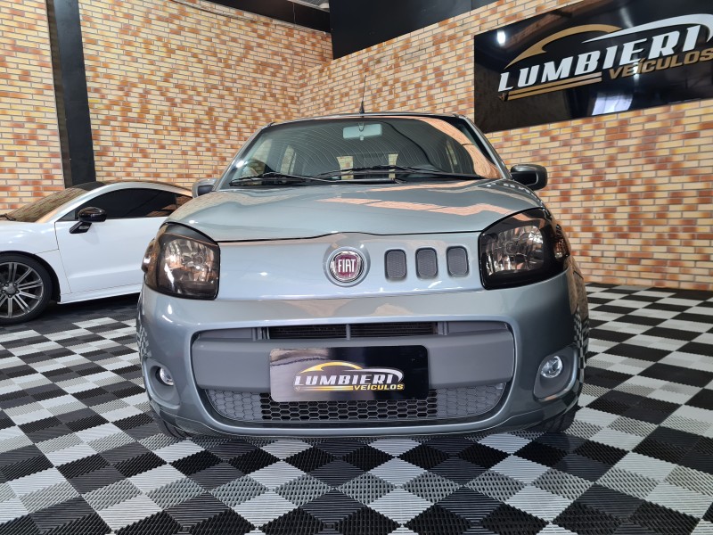 UNO 1.0 VIVACE 8V FLEX 4P MANUAL - 2012 - FARROUPILHA