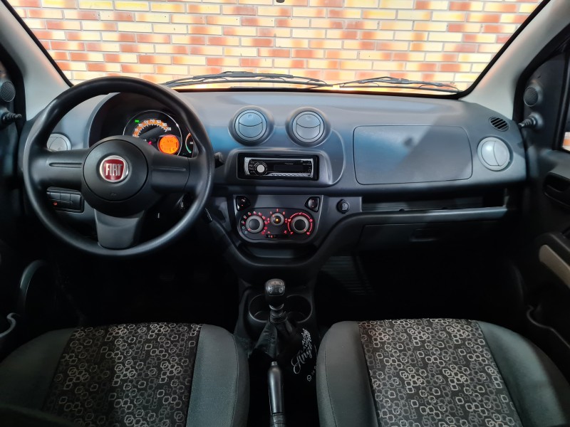 UNO 1.0 VIVACE 8V FLEX 4P MANUAL - 2012 - FARROUPILHA