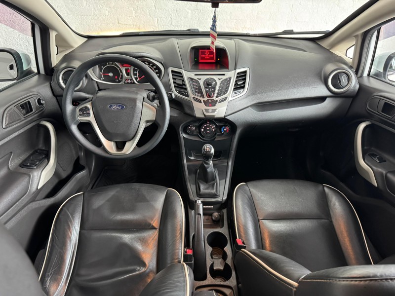 FIESTA 1.6 SE SEDAN 16V FLEX 4P MANUAL - 2013 - CAXIAS DO SUL