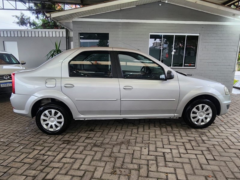 LOGAN 1.0 AUTHENTIQUE PLUS 16V FLEX 4P MANUAL - 2012 - CAXIAS DO SUL