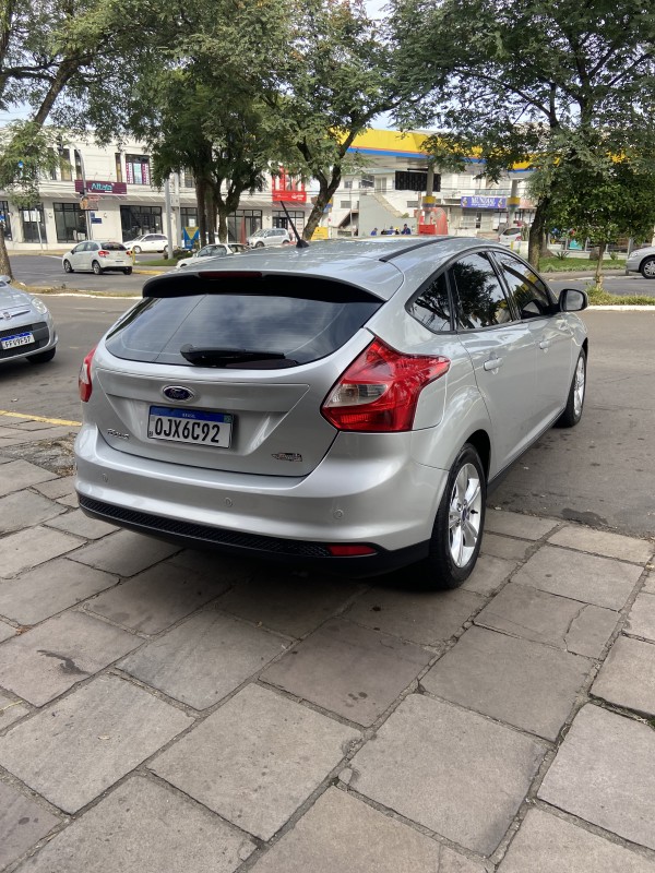 FOCUS 1.6 SE 8V FLEX 4P MANUAL - 2014 - FARROUPILHA