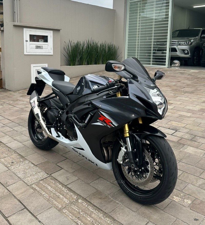 GSX R750 SRAD - 2016 - BENTO GONçALVES