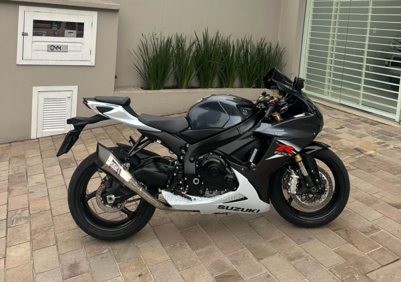 GSX R750 SRAD - 2016 - BENTO GONçALVES