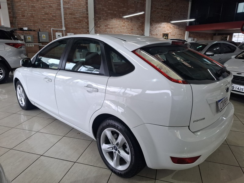 FOCUS 1.6 GLX 16V FLEX 4P MANUAL - 2013 - FARROUPILHA