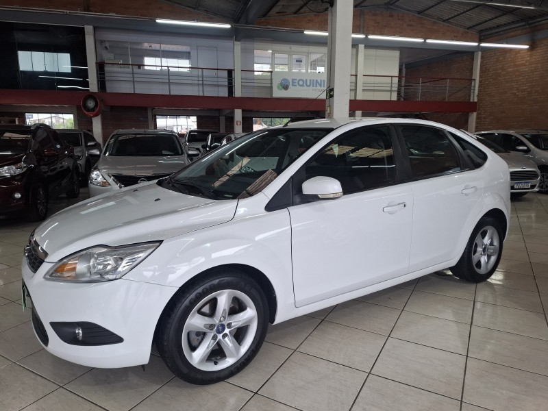 FOCUS 1.6 GLX 16V FLEX 4P MANUAL - 2013 - FARROUPILHA