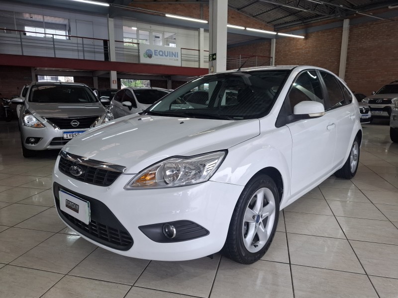FOCUS 1.6 GLX 16V FLEX 4P MANUAL - 2013 - FARROUPILHA