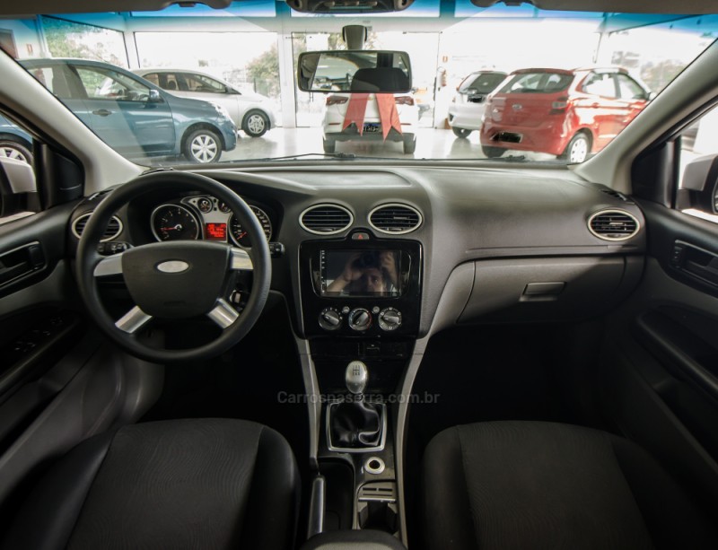 FOCUS 1.6 SE 16V FLEX 4P MANUAL - 2013 - NOVO HAMBURGO
