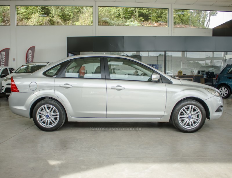 FOCUS 1.6 SE 16V FLEX 4P MANUAL - 2013 - NOVO HAMBURGO
