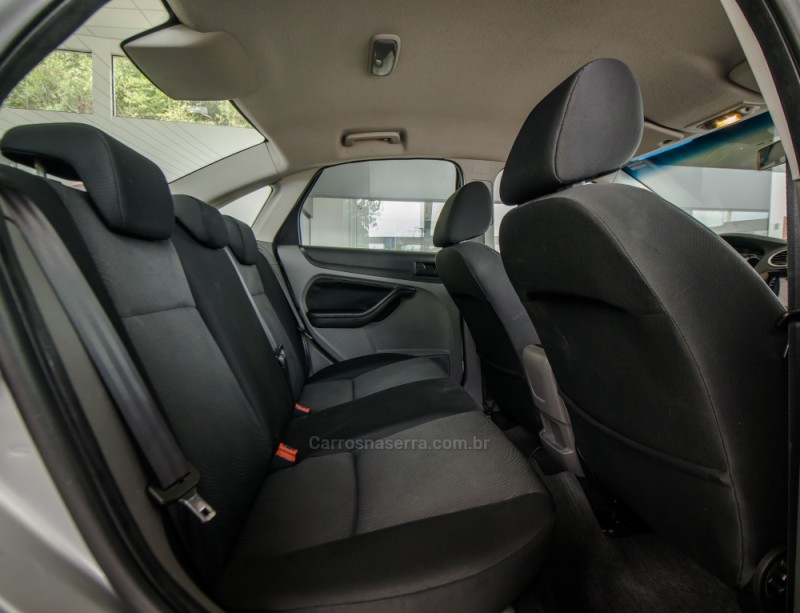 FOCUS 1.6 SE 16V FLEX 4P MANUAL - 2013 - NOVO HAMBURGO