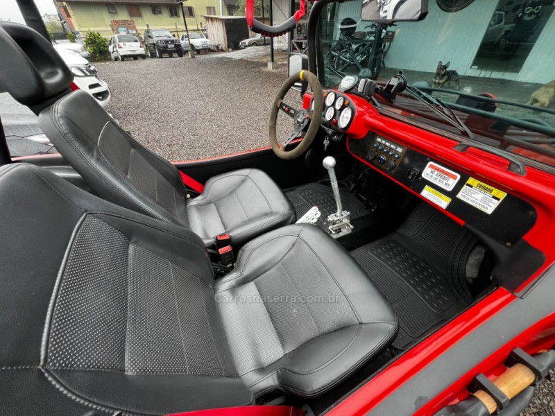 M-10 1/2 1.6 GASOLINA MANUAL - 1985 - CANELA