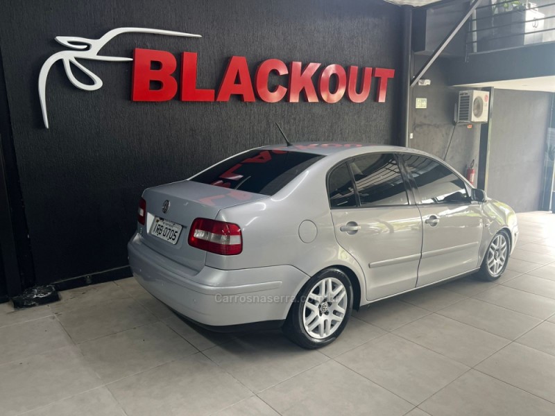 POLO SEDAN 1.6 MI 8V FLEX 4P MANUAL - 2005 - CAMPO BOM