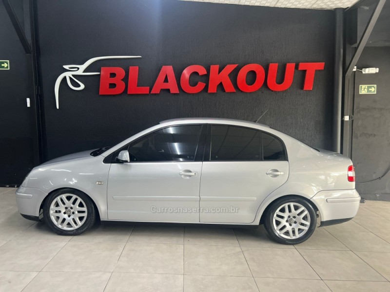 POLO SEDAN 1.6 MI 8V FLEX 4P MANUAL - 2005 - CAMPO BOM
