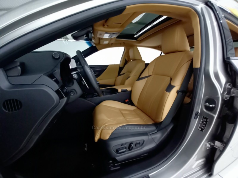 ES 300H 2.5 16V HÍBRIDO 4P AUTOMÁTICO - 2023 - PORTO ALEGRE