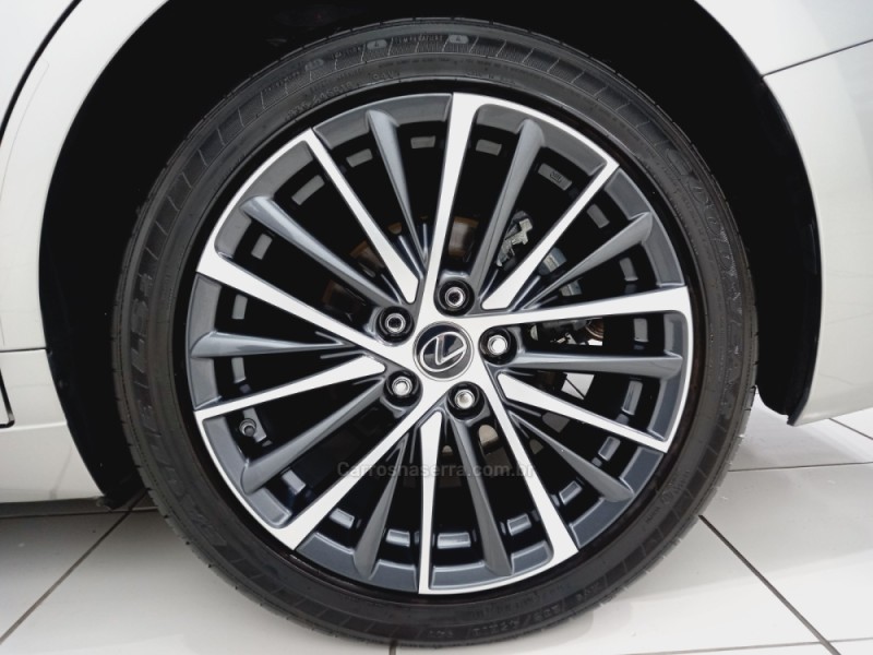ES 300H 2.5 16V HÍBRIDO 4P AUTOMÁTICO - 2023 - PORTO ALEGRE