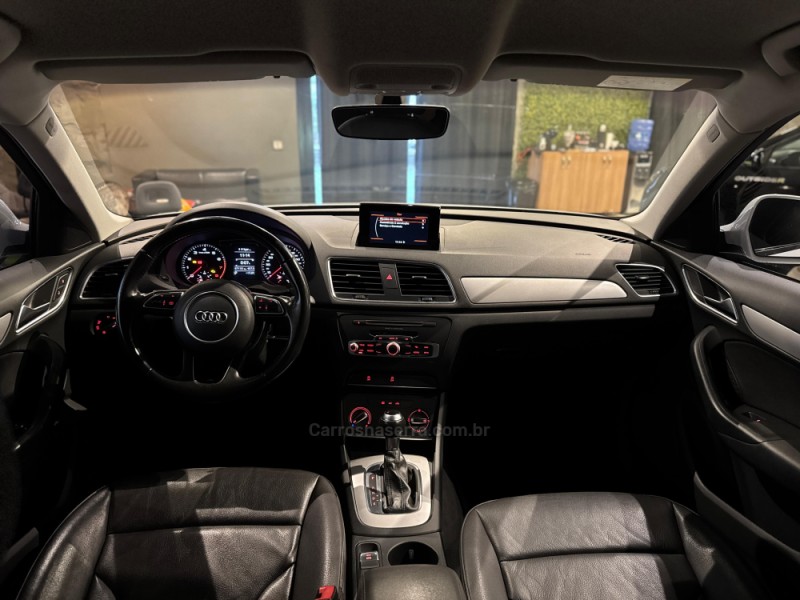 Q3 1.4 TFSI AMBIENTE FLEX 4P S TRONIC - 2017 - FARROUPILHA