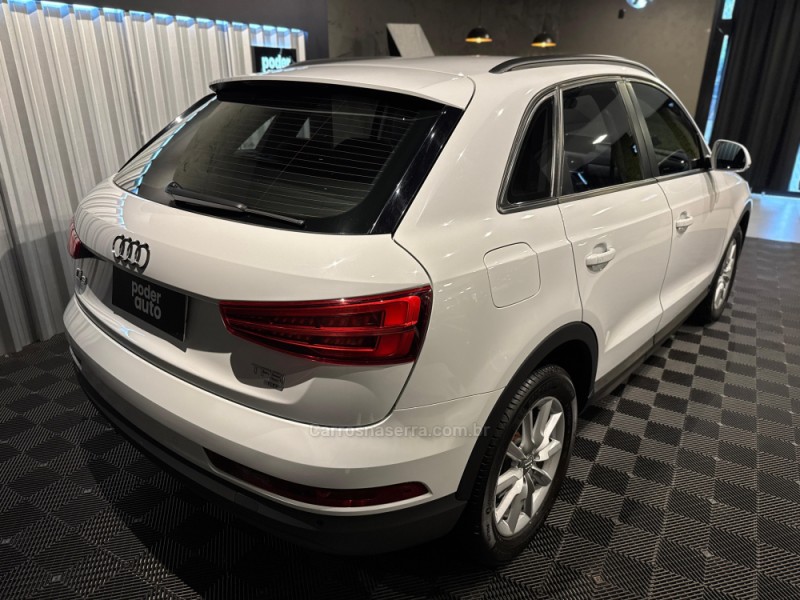 Q3 1.4 TFSI AMBIENTE FLEX 4P S TRONIC - 2017 - FARROUPILHA