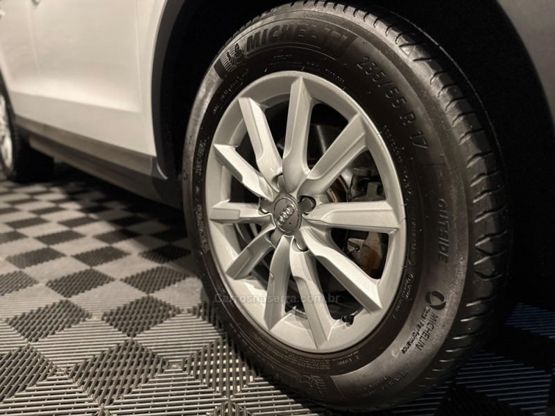 Q3 1.4 TFSI AMBIENTE FLEX 4P S TRONIC - 2017 - FARROUPILHA
