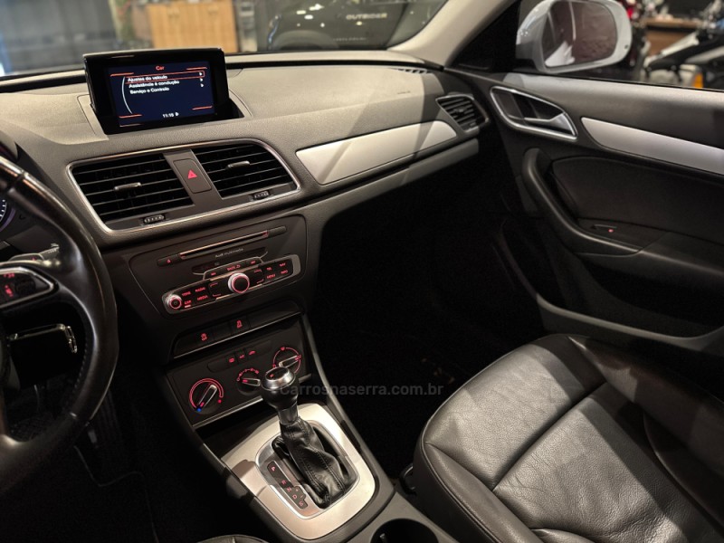 Q3 1.4 TFSI AMBIENTE FLEX 4P S TRONIC - 2017 - FARROUPILHA