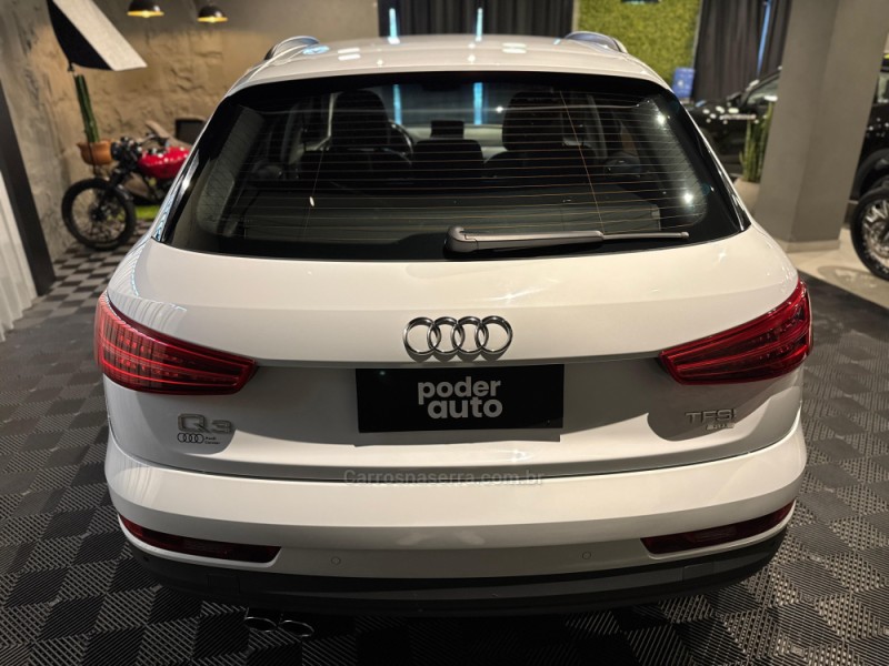 Q3 1.4 TFSI AMBIENTE FLEX 4P S TRONIC - 2017 - FARROUPILHA
