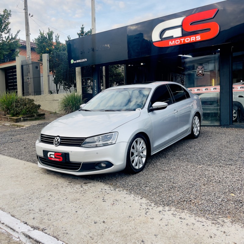 JETTA 2.0 COMFORTLINE FLEX 4P MANUAL - 2011 - NOVO HAMBURGO