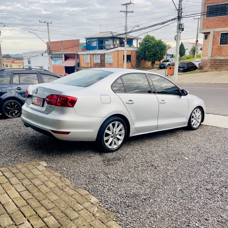 JETTA 2.0 COMFORTLINE FLEX 4P MANUAL - 2011 - NOVO HAMBURGO