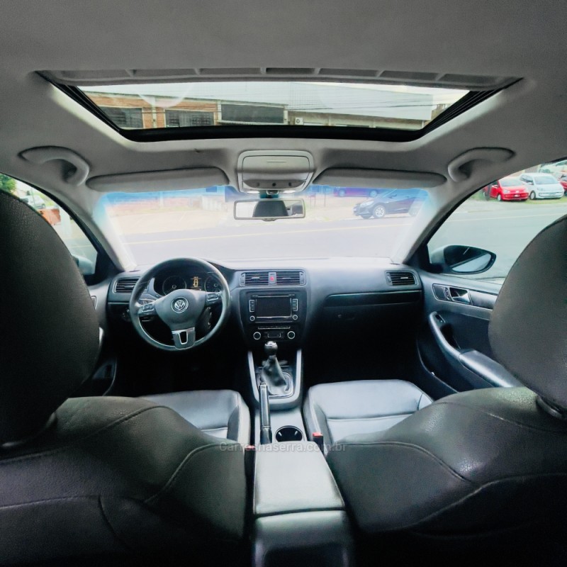 JETTA 2.0 COMFORTLINE FLEX 4P MANUAL - 2011 - NOVO HAMBURGO