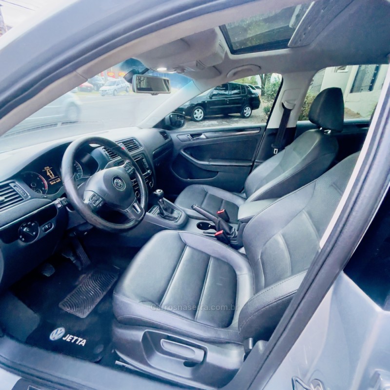 JETTA 2.0 COMFORTLINE FLEX 4P MANUAL - 2011 - NOVO HAMBURGO